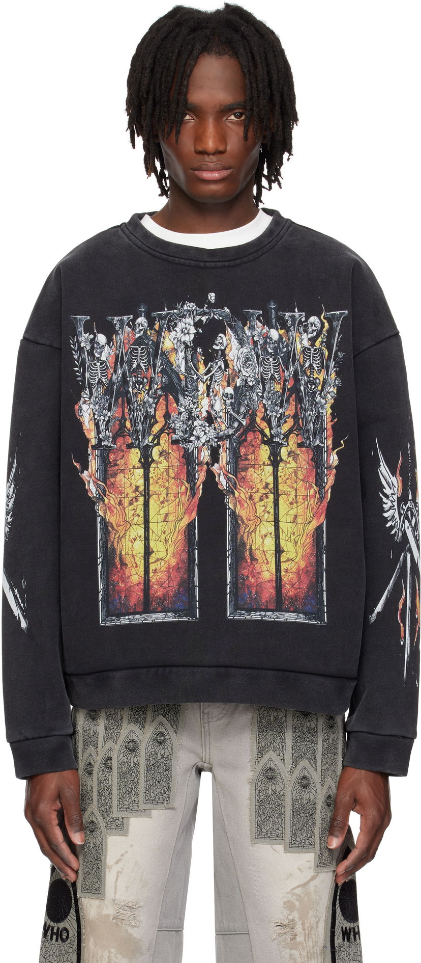 Sweater Who Decides War Who Decides War Ember Chapel Graphic Crewneck Sweatshirt Svart | 1110170002SS25
