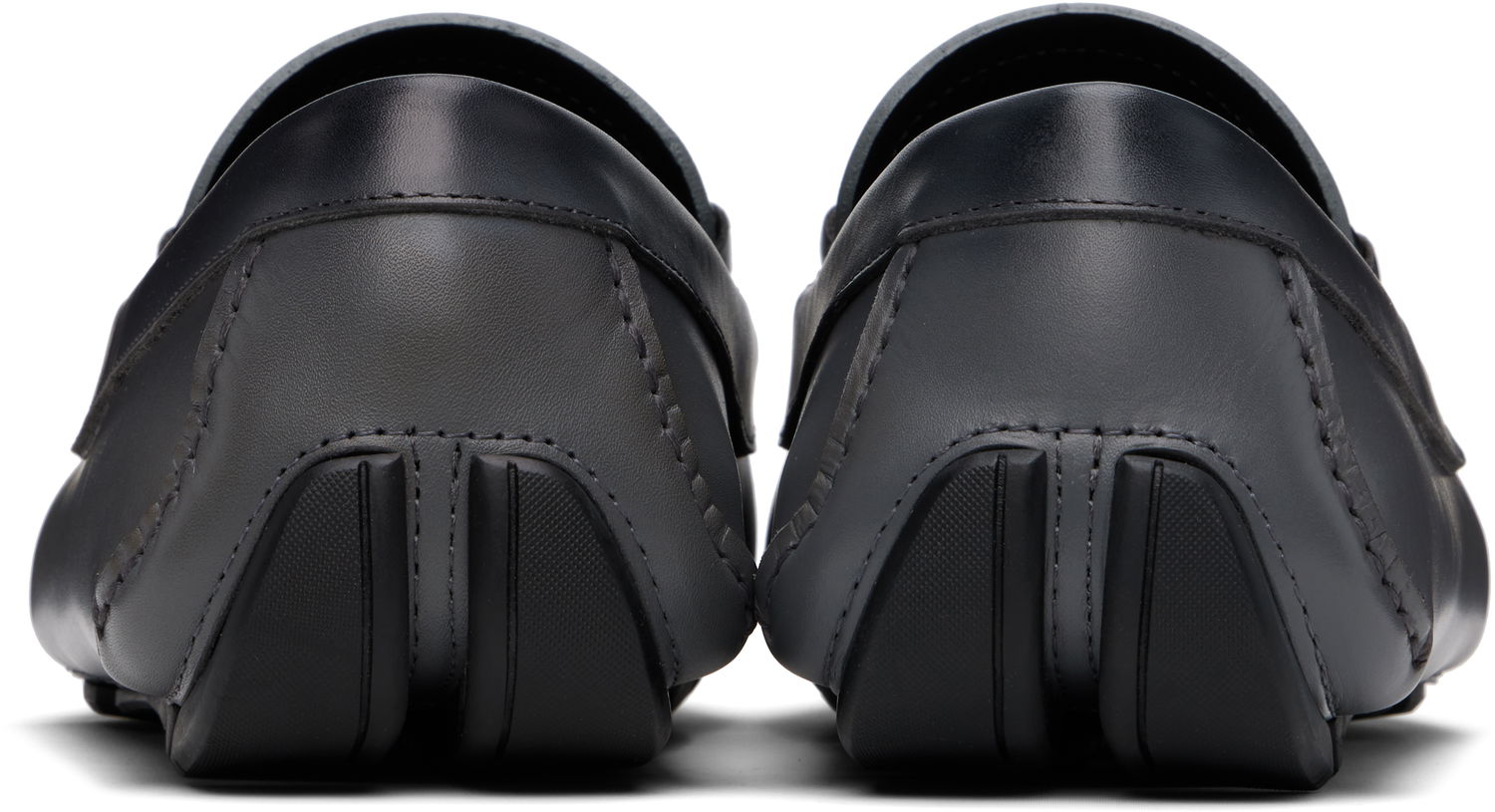 Sneakers och skor FERRAGAMO Salvatore Ferragamo Gancini Ornament Driver Loafers Grå | 778797, 1