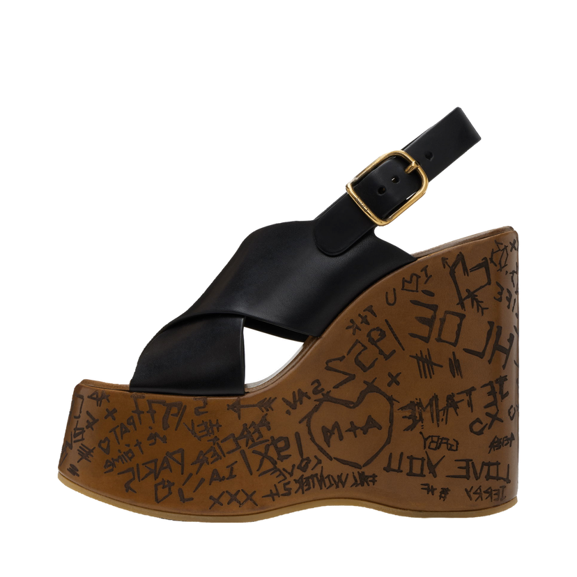 Sneakers och skor CHLOÉ Maxime Graffiti Print Wedge Sandals Svart | CHC24A02YLU