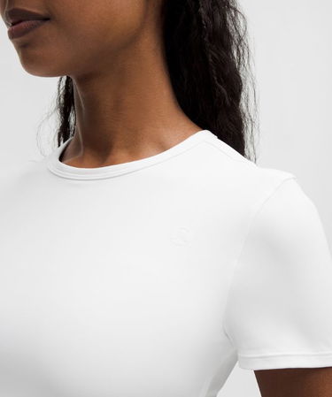 Crop top lululemon Cropped T-Shirt Slim Fit with Built-in Bra Medium Support B/C Cups L Vit | prod11871026, 4