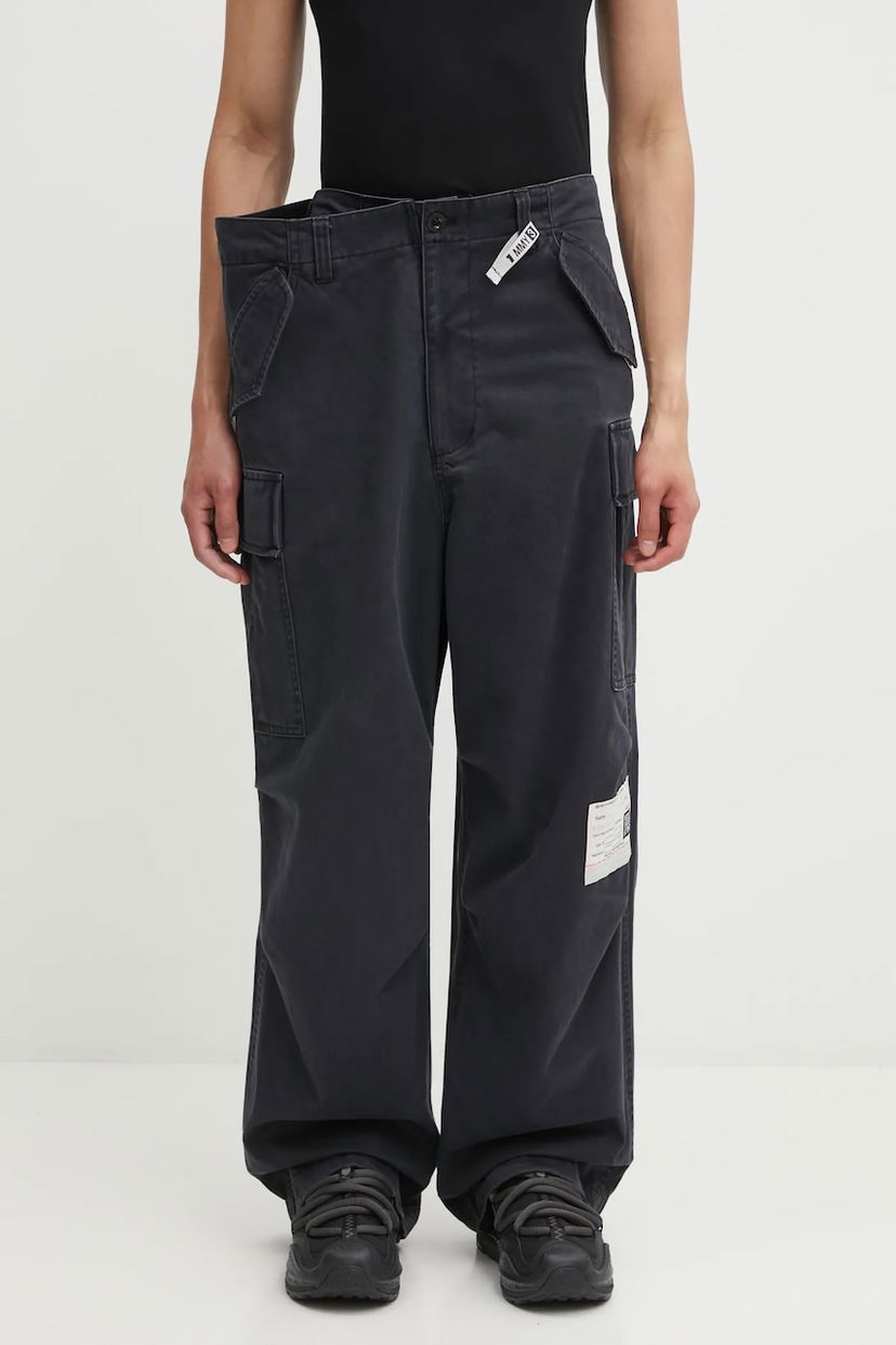 Cargo byxor Maison MIHARA YASUHIRO Maison MIHARA YASUHIRO HUGE LAYERED Cargo Pants Svart | A15PT056