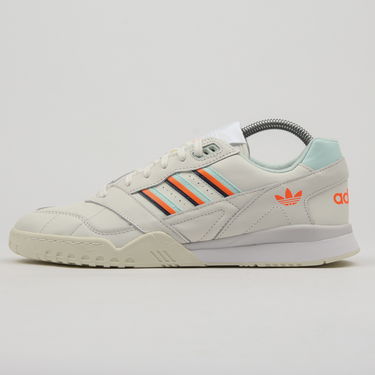 Sneakers och skor adidas Originals A.R. Trainer Vit | D98157, 1