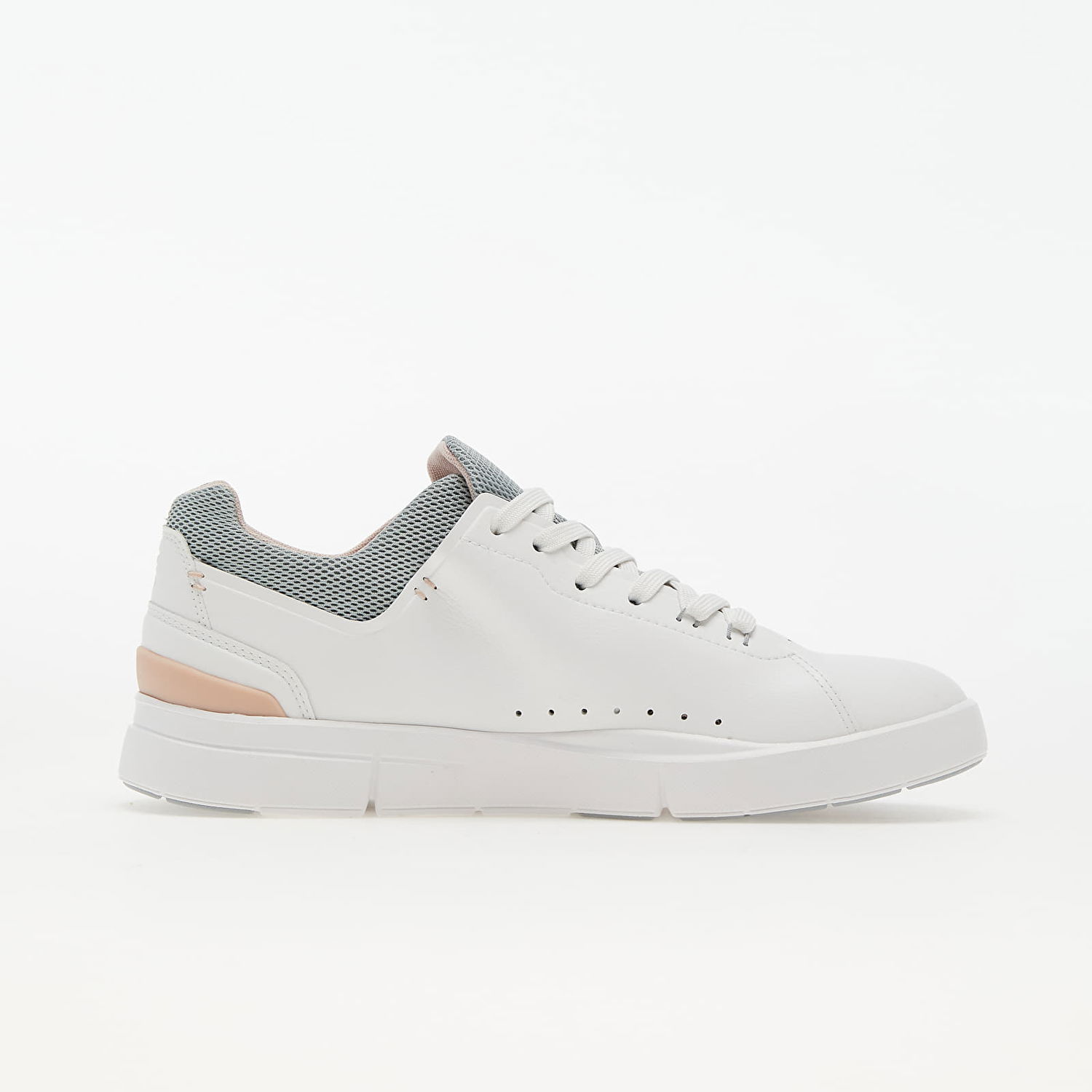 Sneakers och skor On Running W The Roger Advantage Vit | 48.99454, 1