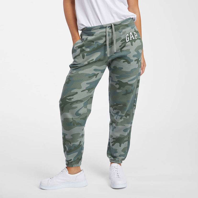 Träningsbyxor GAP Sweatpants Logo Jogger Sweatpants Camo M Grå | 463492-13