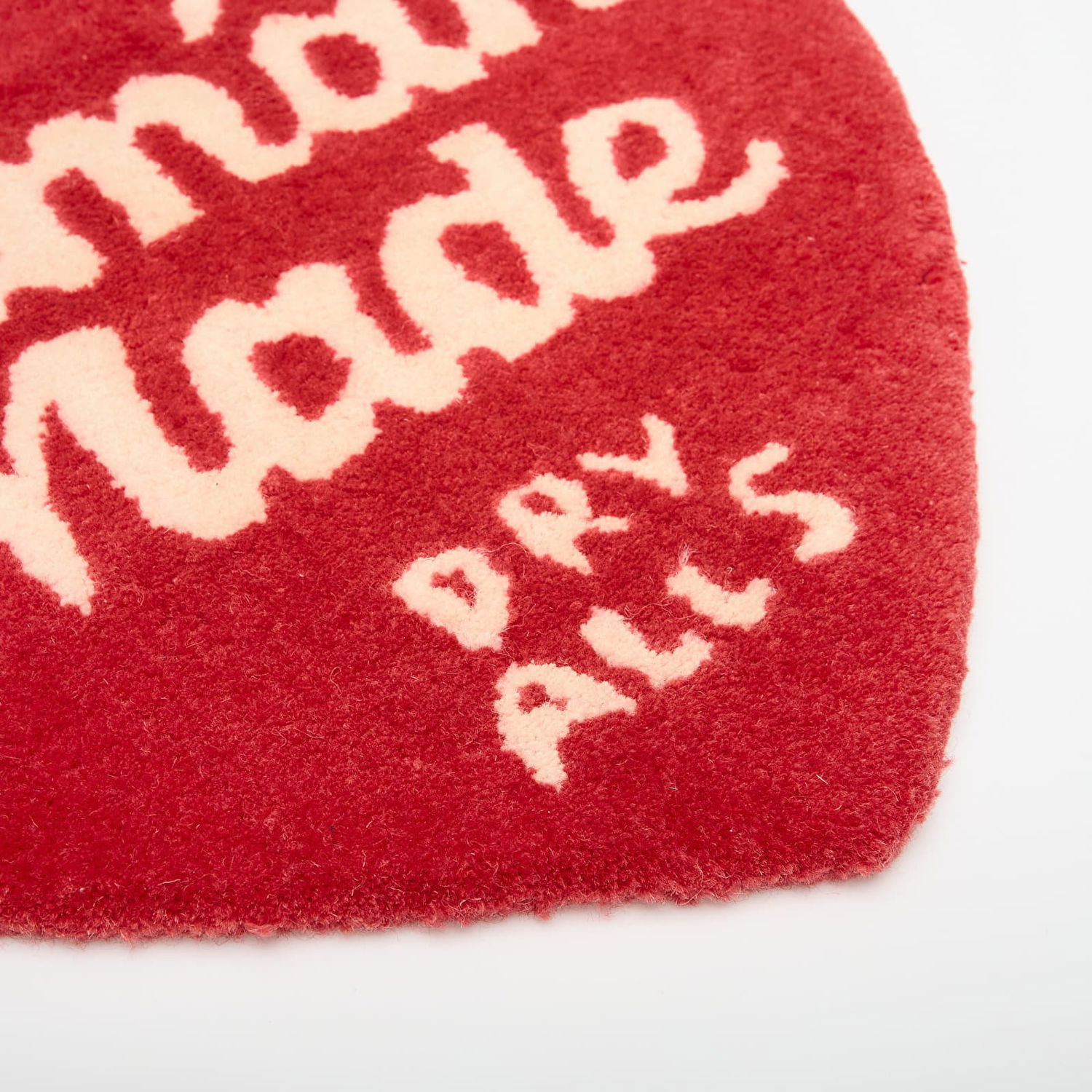 Heminredning Human Made HUMAN MADE Small Heart Rug 'The Future Is In The Past Dry Alls' Röd | HM30GD044RD, 1