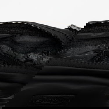 Resväska EASTPAK EASTPAK Arjan 2.5L Bag Svart | EK0A5BJU1F51, 2