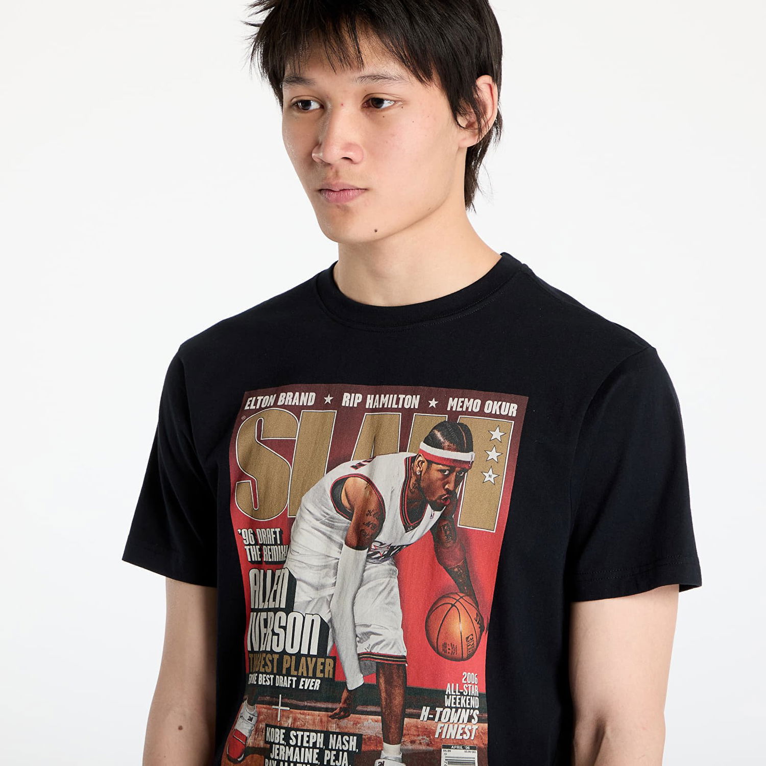 T-shirt Mitchell & Ness Mitchell & Ness NBA 76Ers Allen Iverson Slam Graphic Tee Svart | BMTRINTL1752-P76BLCKAI, 1