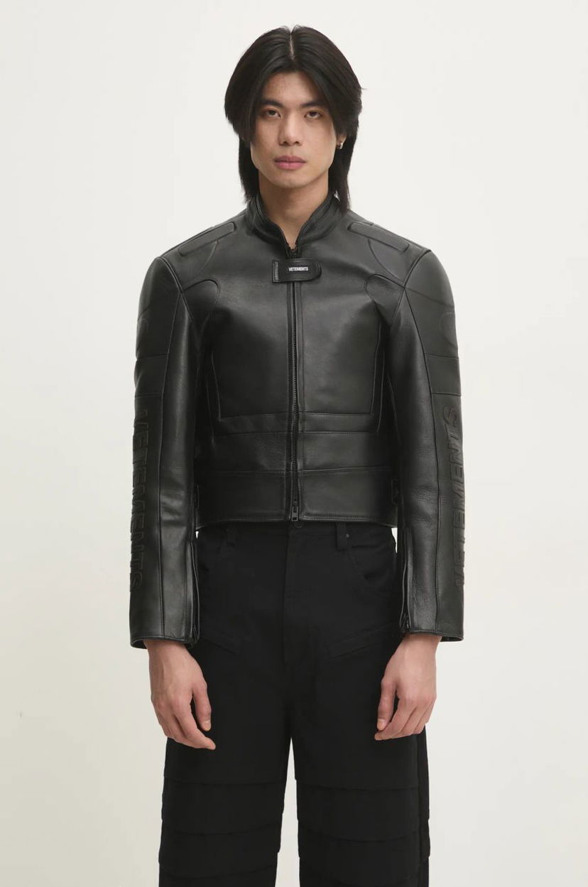 Jacka VETEMENTS VETEMENTS Racing Logo Leather Jacket Svart | UA66JA210B