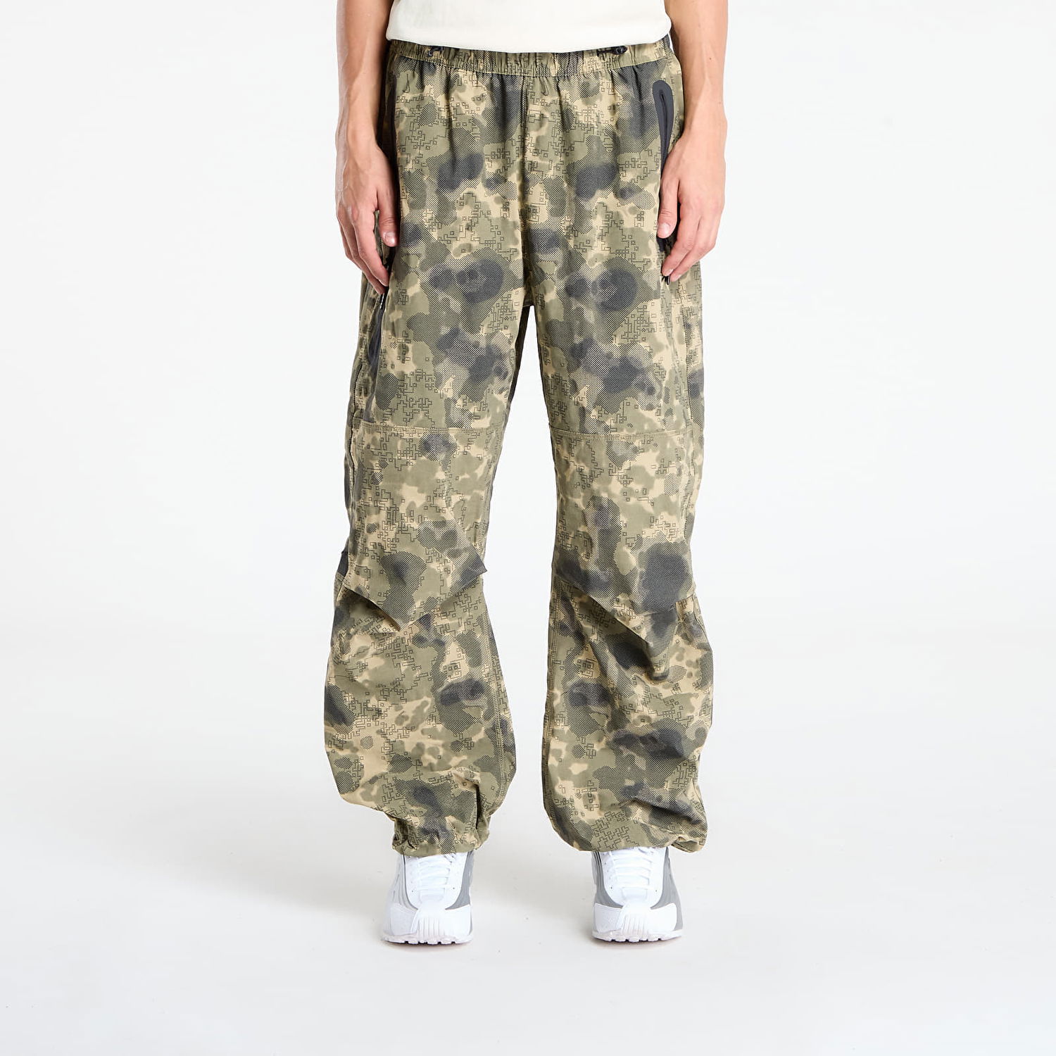 Byxor Nike Tech Dri-FIT Woven Camo Loose-Fit Pants Grön | HV0972-210, 0