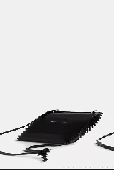 Handväska Maison Margiela MM6 Maison Margiela Leather Shoulder Bag Svart | SB5ZH0022.P7187.T8013, 2