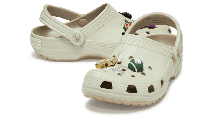 Sneakers och skor Crocs NBA Bucks Elevated Classic Clogs Beige | 210252-90H, 1