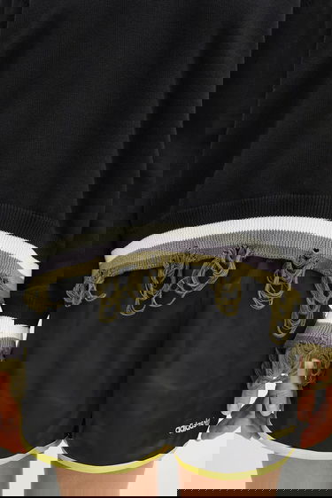 Sweater Ottolinger Ottolinger Oversized Distressed V-Neck Sweater Svart | 107.101407.02, 3