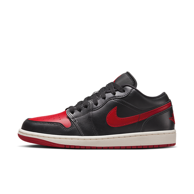 Sneakers och skor Jordan Air Jordan 1 Low "Bred Sail" W Röd | DC0774-061, 0