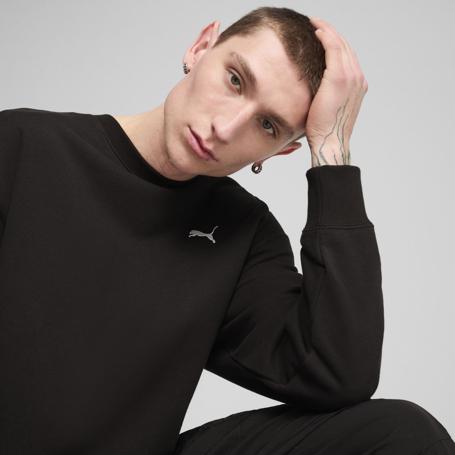 Sweater Puma WARDROBE ESS Relaxed Crewneck Sweatshirt Svart | 629650_01, 1
