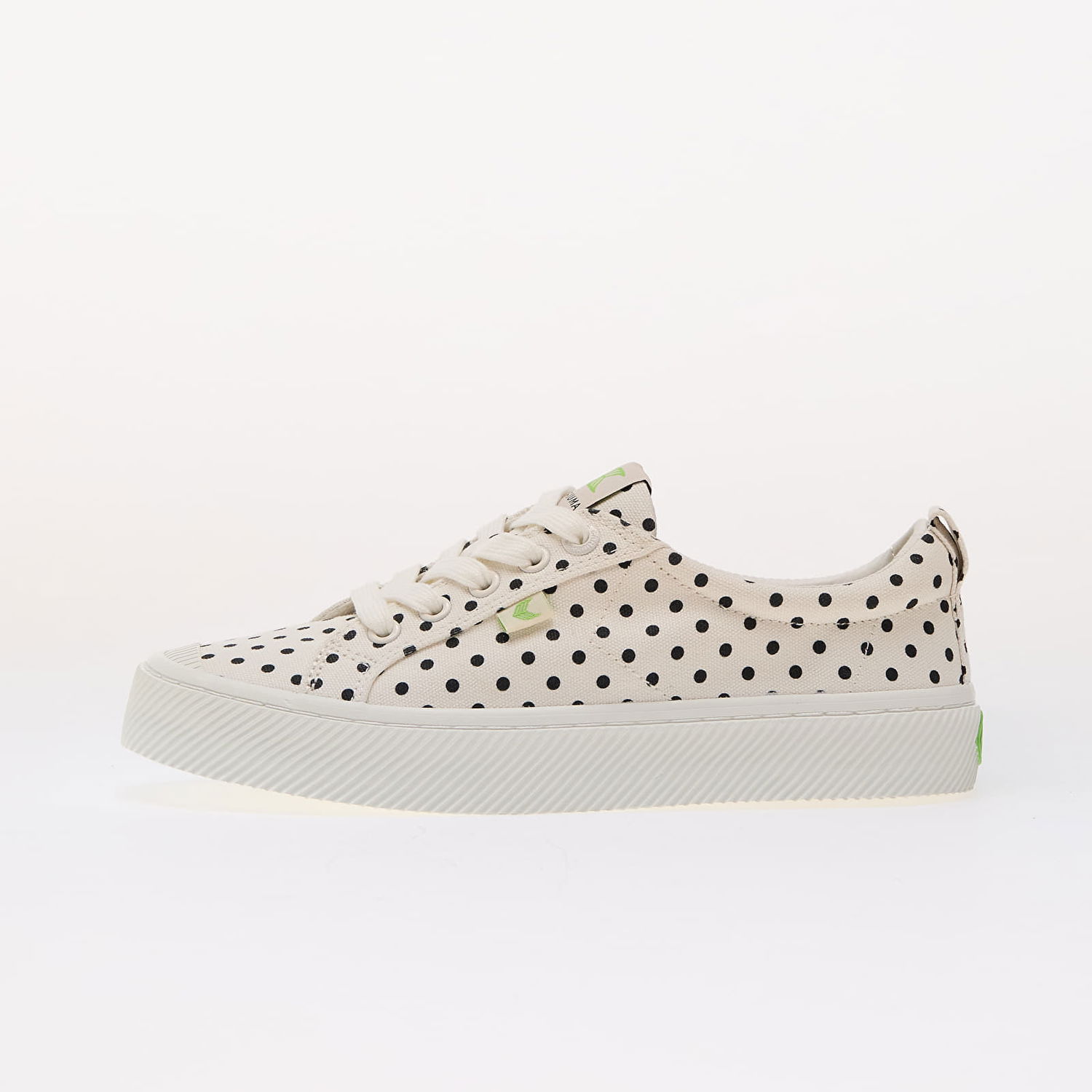 Sneakers och skor Cariuma Oca Low White Polka Dots Vit | 100103W15 W, 0