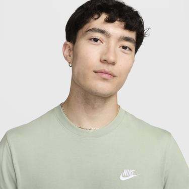 T-shirt Nike Sportswear Club Grön | AR4997-371, 2
