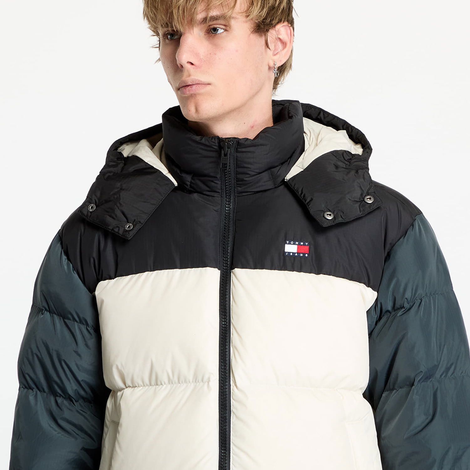 Pufferjacka Tommy Hilfiger Alaska Colorblock Puffer Jacket Beige Beige | DM0DM19639 ACG, 1