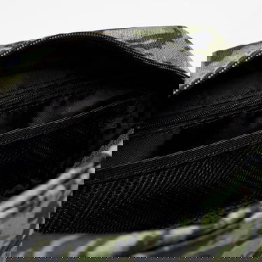 Resväska OAKLEY Roadsurfer Beauty Case Tiger Camo Green Universal Grön | FOS901046-BFQ, 2