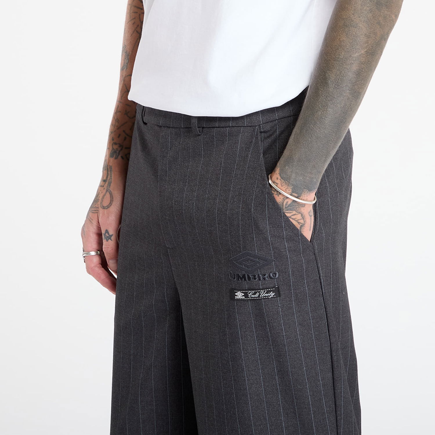 Byxor Umbro Formal Pinstriped Wide-Leg Pants Grå | UBMW0337FA212 GRY0003, 1