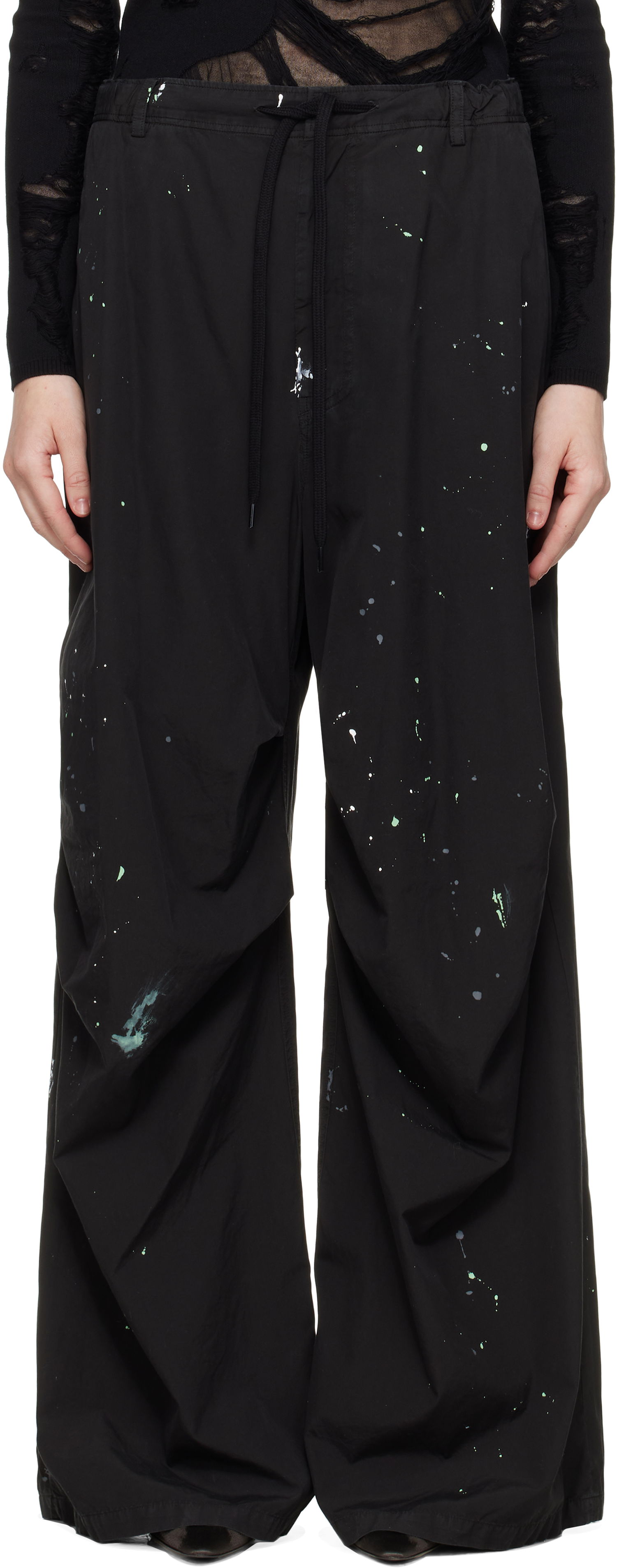 Cargo byxor Maison Margiela MM6 Maison Margiela Light Cotton Poplin Wide Leg Trousers with Paint Splatter Svart | S62KB0240 M35458, 0