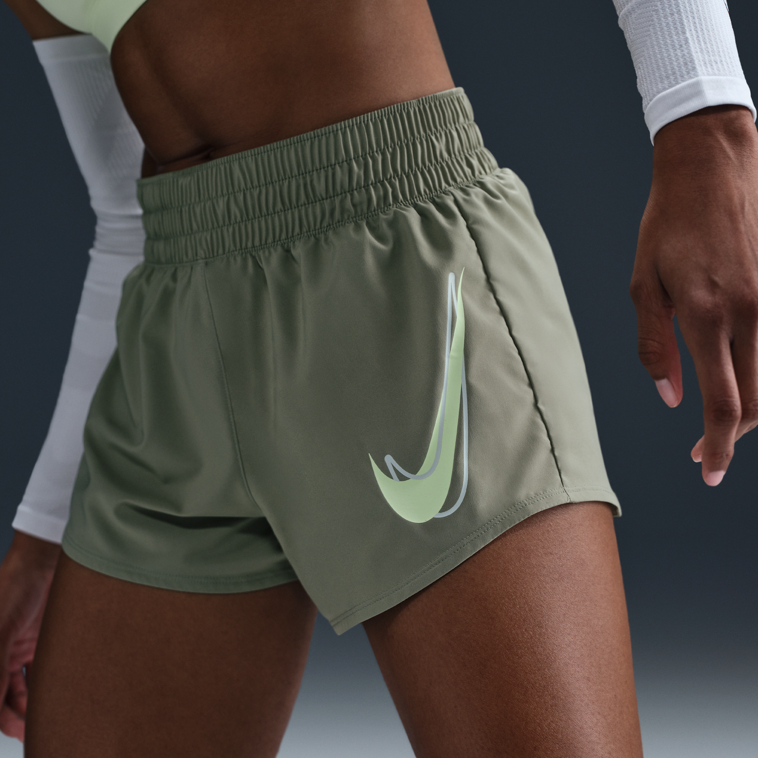 Shorts Nike One Dri-FIT Mid-Rise Running Shorts with Liner Grön | HJ2195-386, 1