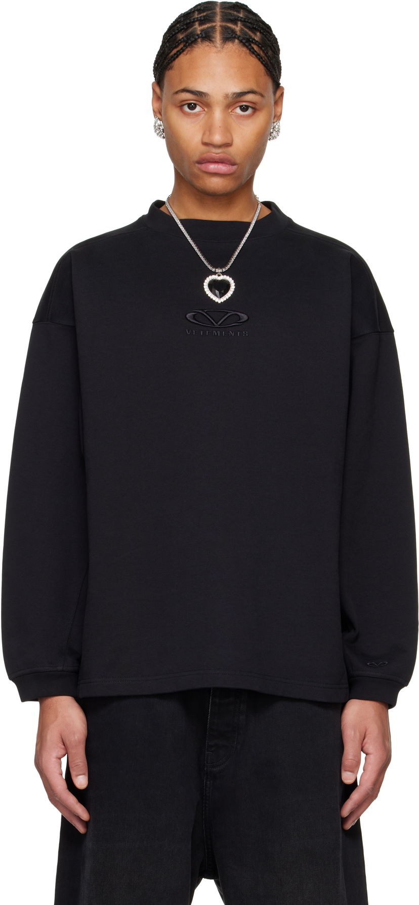 Sweatshirt VETEMENTS Oval Logo Cropped Crewneck Sweater Svart | UA66CW600BB