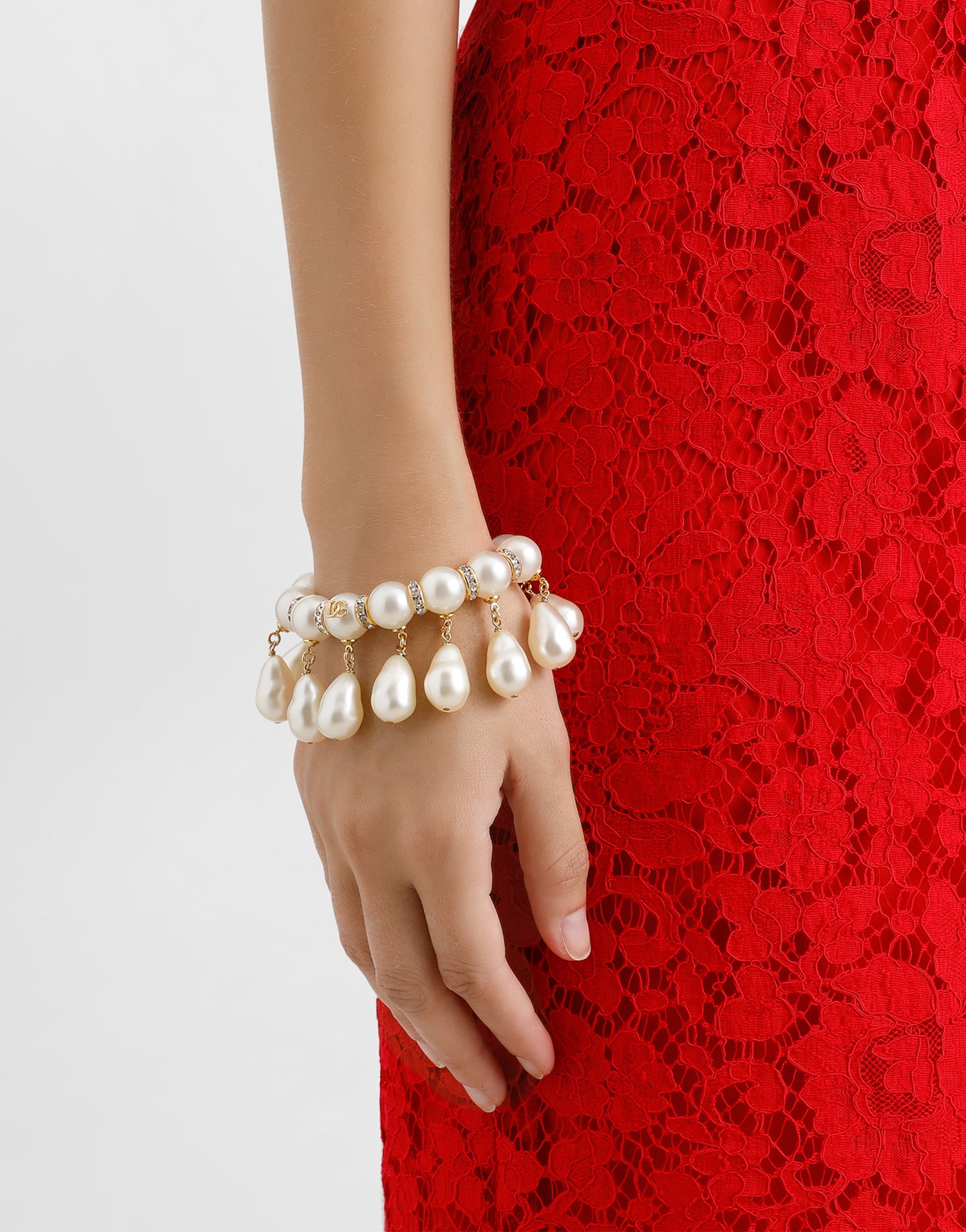 Armband Dolce & Gabbana Pearl And Crystal Embellished Bracelet With Logo Metallisk | WBR2Y2W1111W0111, 1