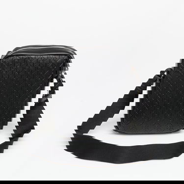 Axelväska CALVIN KLEIN Calvin Klein Emblem Aop Emboss Crossover Bag Svart | LV04D3204G UB1, 1