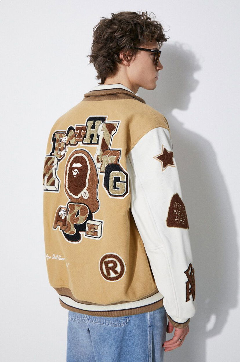 Bomberjacka BAPE Multi Motif Varsity Bomber Jacket Beige | 1J80141001