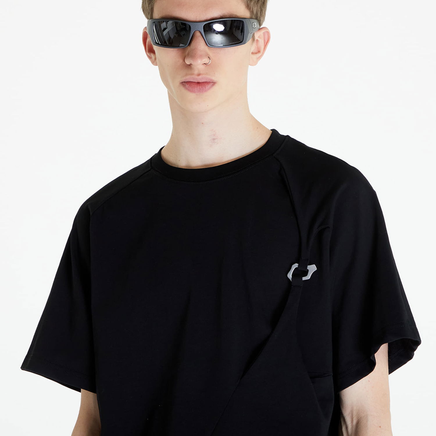 T-shirt HELIOT EMIL Morphed Carabiner T-Shirt Svart | PRESS24_M_09_111_BLK01, 1