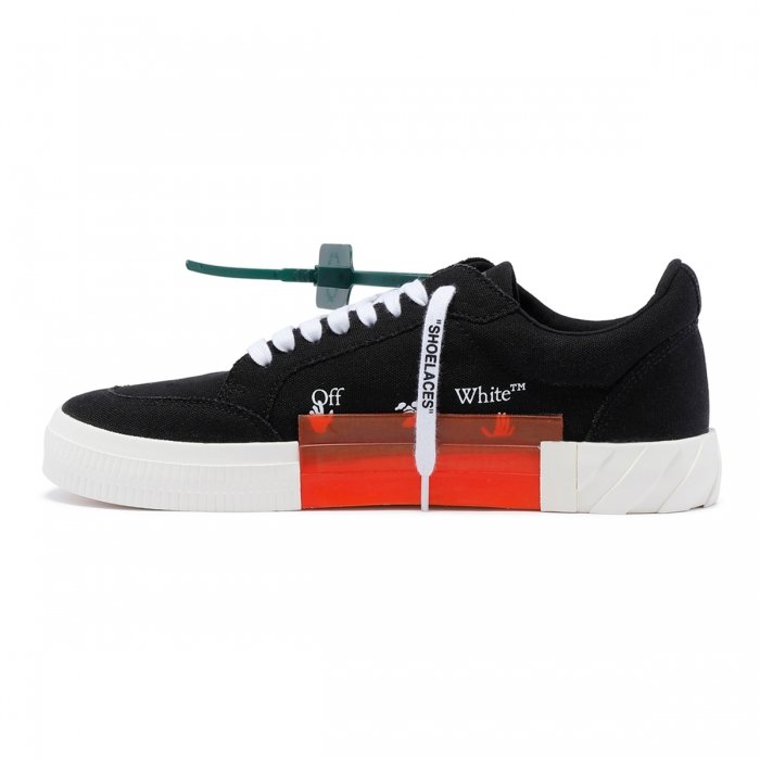 Sneakers och skor Off-White Low Vulcanized Svart | OMIA085C99FAB002 1001, 1