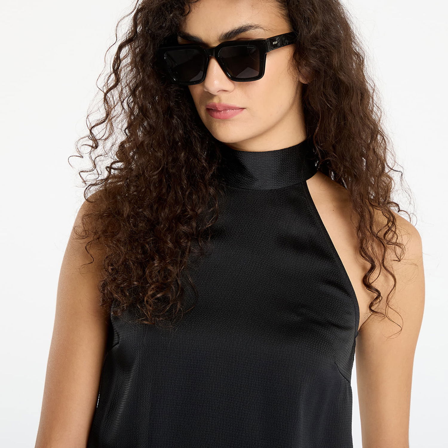 Linne Samsoe Samsoe Satin Halter Neck Top Sarheos Svart | F25400155_CLR000021, 1