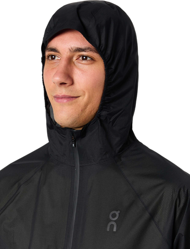 Jacka On Running Running Ultra Hooded Jacket Svart | 1mf30060553, 2