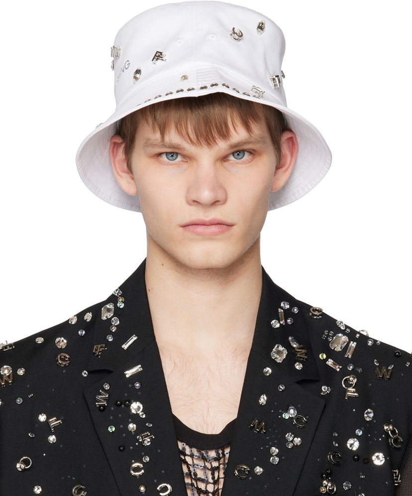 Hatt Feng Chen Wang Feng Chen Wang Decorated Bucket Hat Vit | FUS15AC28W