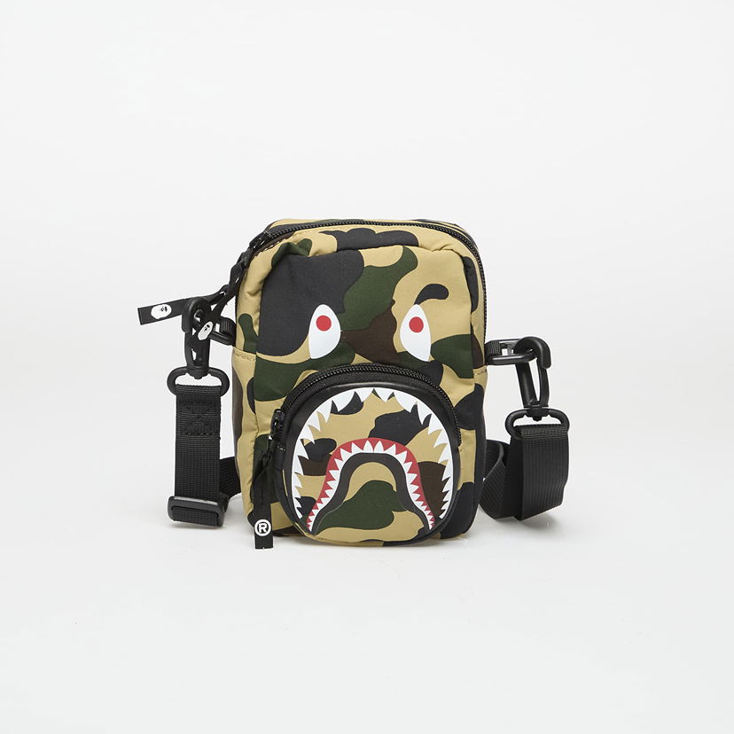 Axelväska BAPE A BATHING APE 1st Camo Shark Mini Shoulder Bag Gul | 001SGL301021MYEL