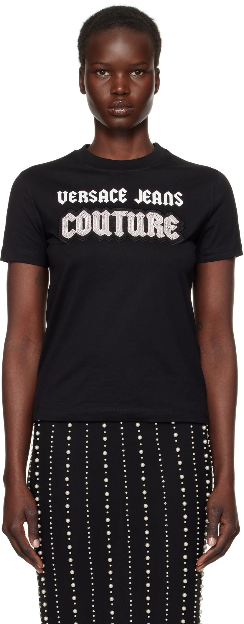 T-shirt Versace Gothic Logo T-Shirt Svart | E77HAHC02_ECJ01C