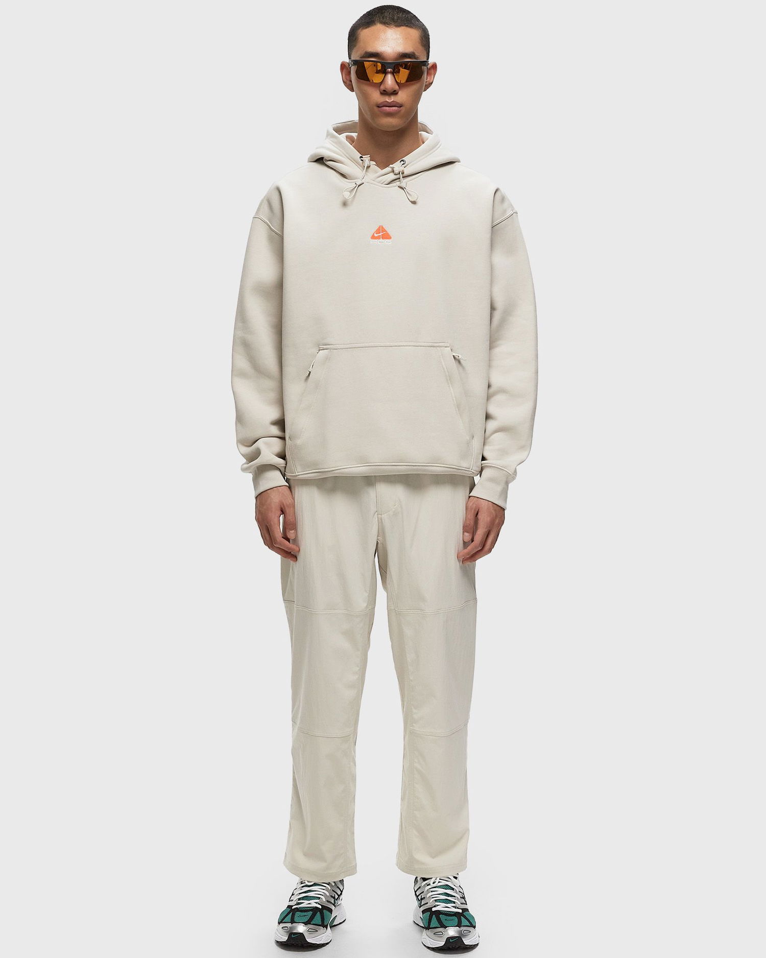 Cargo byxor Nike ACG UV Hiking Cargo Pants Beige | FN2450-104, 1