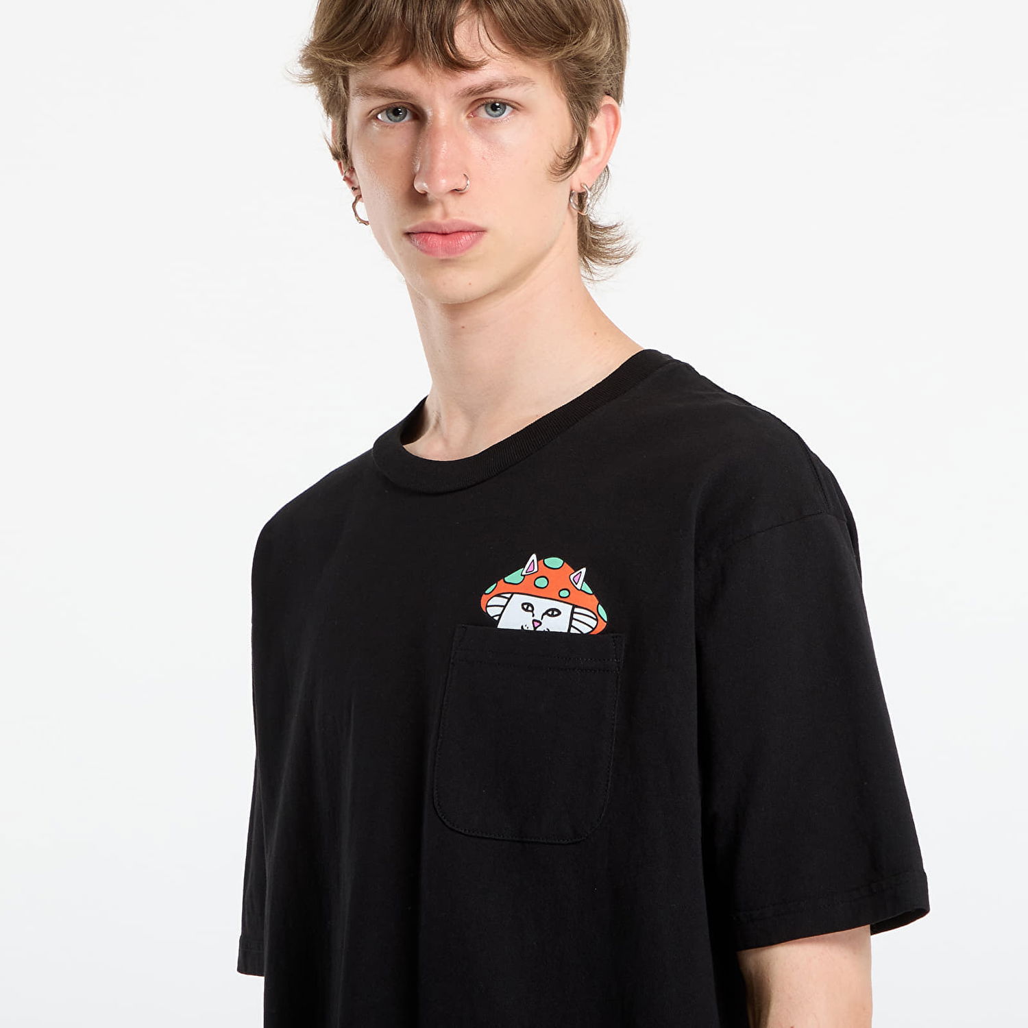 T-shirt RIPNDIP RIPNDIP Lord Shroomy Pocket T-Shirt Svart | RNDFALL25141, 1