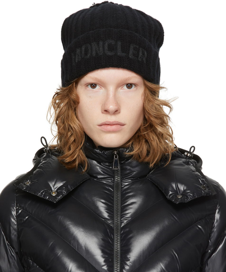 Mössa Moncler Wool Pom Pom Logo Beanie Svart | G20933B00007M1115, 0