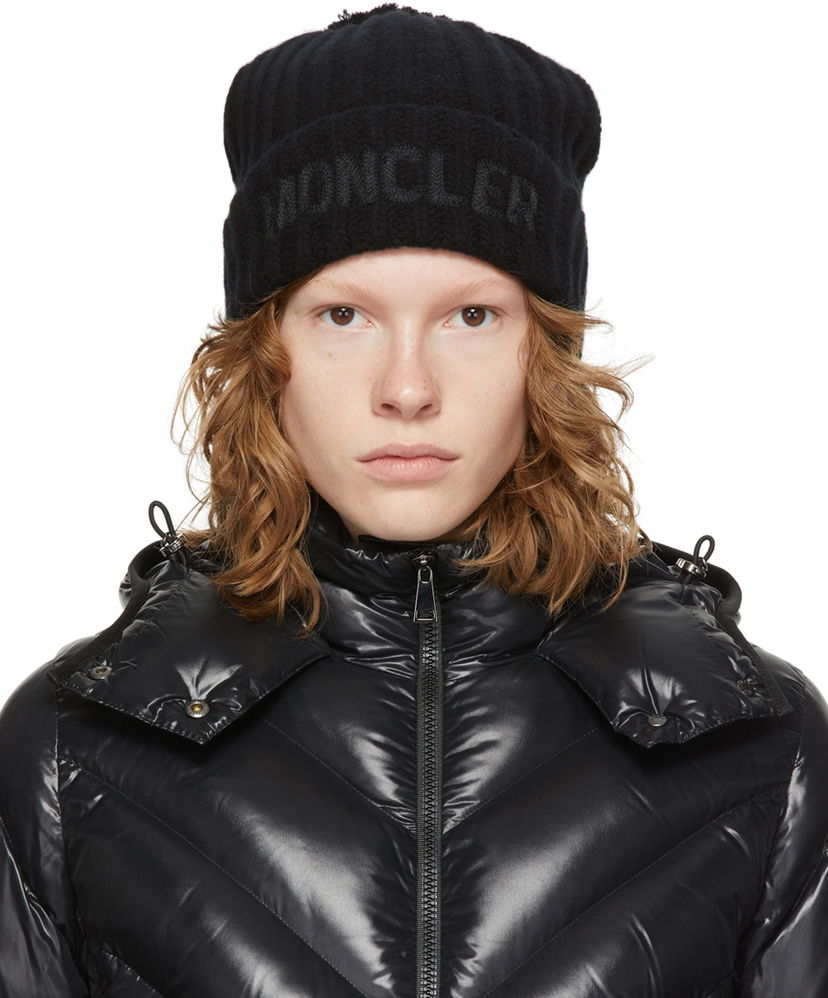 Mössa Moncler Wool Pom Pom Logo Beanie Svart | G20933B00007M1115