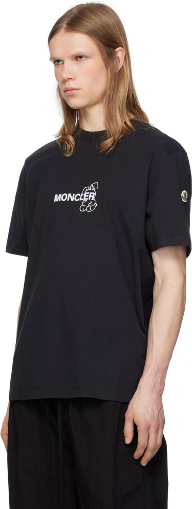 T-shirt Moncler Moncler Genius x FRGMT Hiroshi Fujiwara Cartoon Logo T-Shirt Svart | K109U8C00004M3265, 3