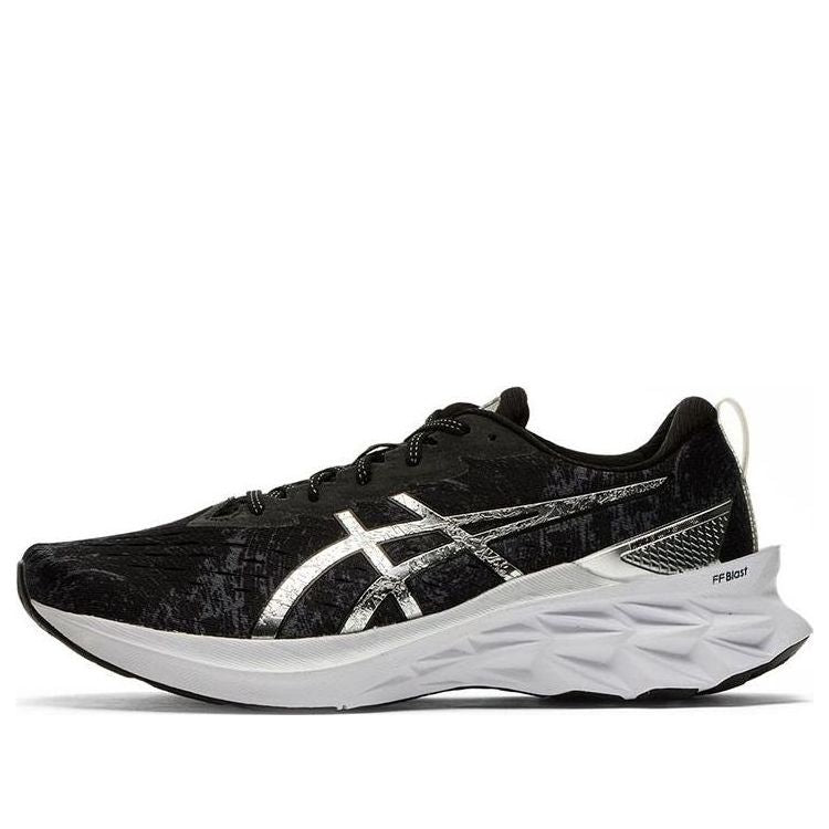Sneakers och skor Asics Novablast 2 Platinum Svart | 1011B456-020