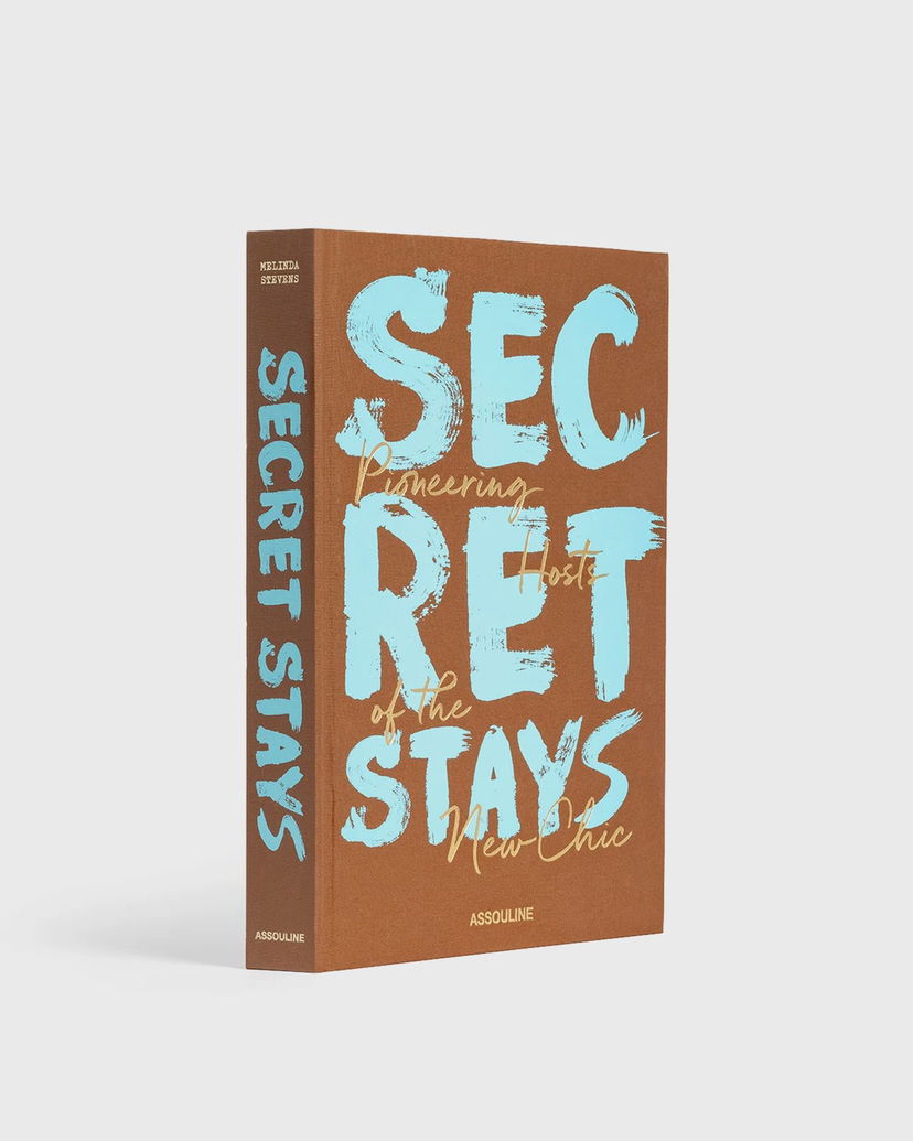 Bok och tidning ASSOULINE Secret Stays, Pioneering Hosts of the new Chic Flerfärgad | 9781649803313