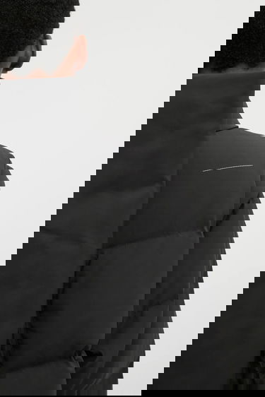 Pufferjacka Maison Margiela Winter High-Neck Cropped Full-Zip Puffer Jacket Svart | S62AN0159.M35609.900, 7