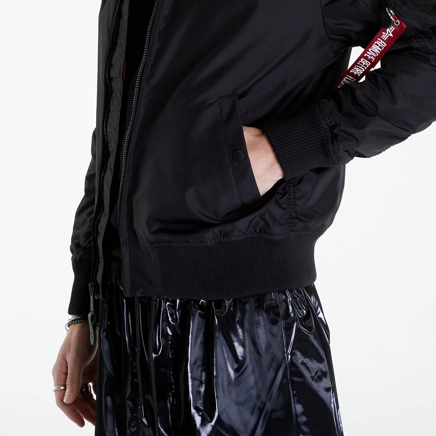 Jacka Alpha Industries MA-1 TT Hood Black/ Black Svart | 196108 515, 1