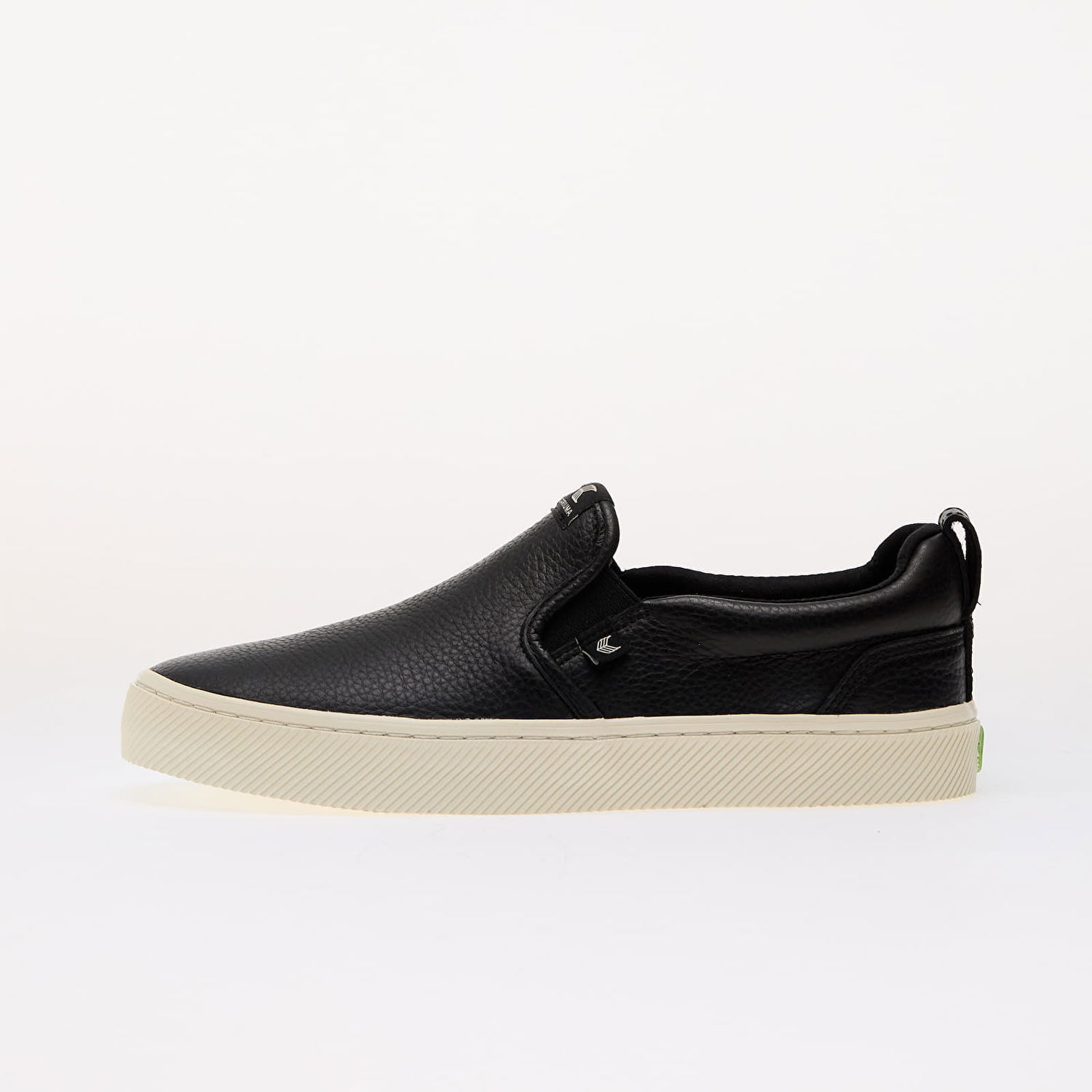 Sneakers och skor Cariuma Slip-On Black Svart | 450704B01 M, 0