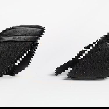 Axelväska CALVIN KLEIN Calvin Klein Emblem Aop Emboss Crossover Bag Svart | LV04D3204G UB1, 0