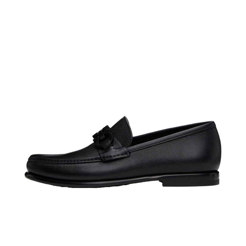 Sneakers och skor FERRAGAMO Leather Loafers with Ornament Svart | 688525