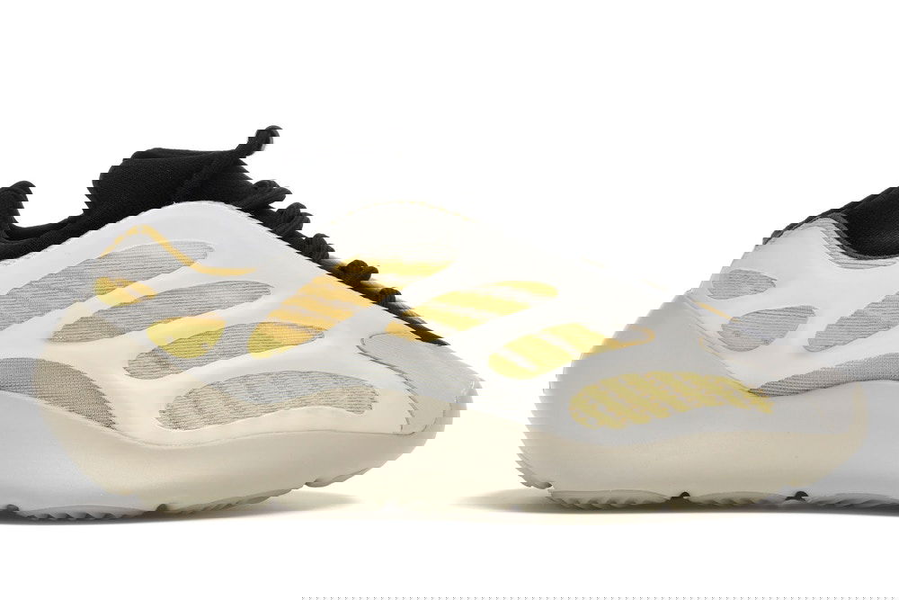 Sneakers och skor adidas Yeezy Yeezy 700 V3 "Safflower" Beige | G54853, 1