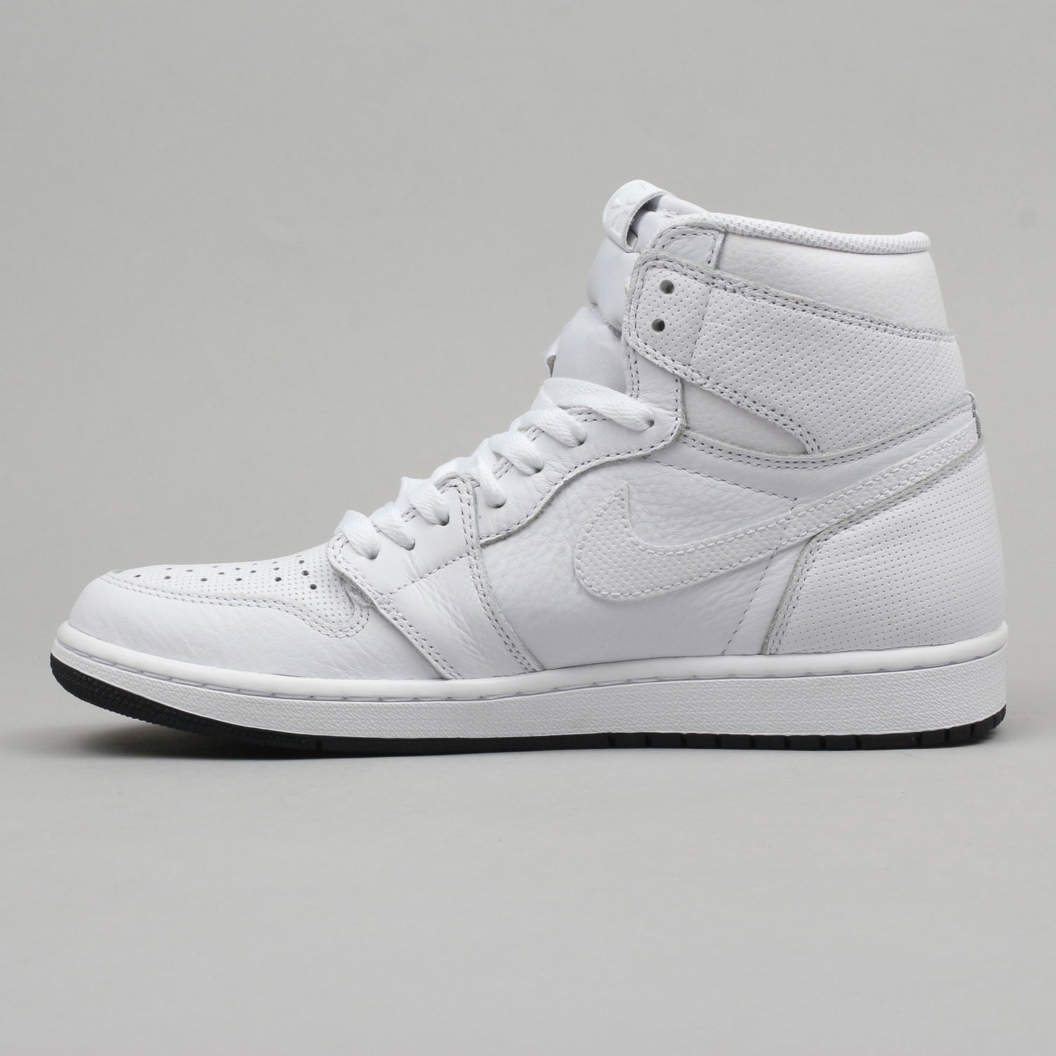 Sneakers och skor Jordan Air Jordan 1 Retro High OG "White Perforated" Vit | 555088-100, 0